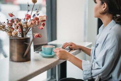 CBD und Kaffee - Wie passt das zusammen? - vitalhemp.de