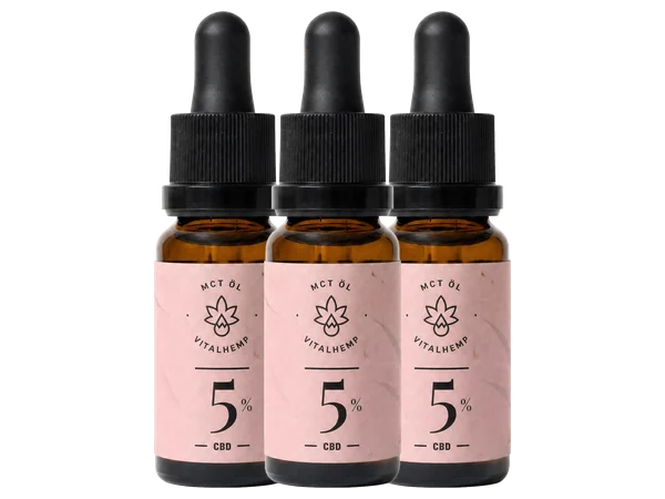 Drei Flaschen VITALHemp CBD-Öl 5 %